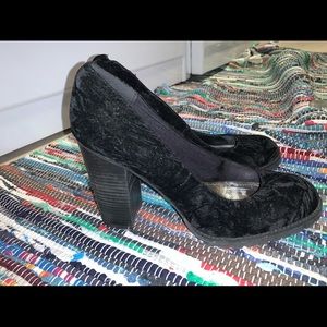 Matisse crushed velvet lug sole heels 10